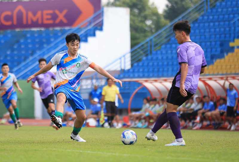 Công Phượng vắng mặt, trận đấu giữa Bình Dương và Trường Tươi Đồng Nai kết thúc sớm vì mưa